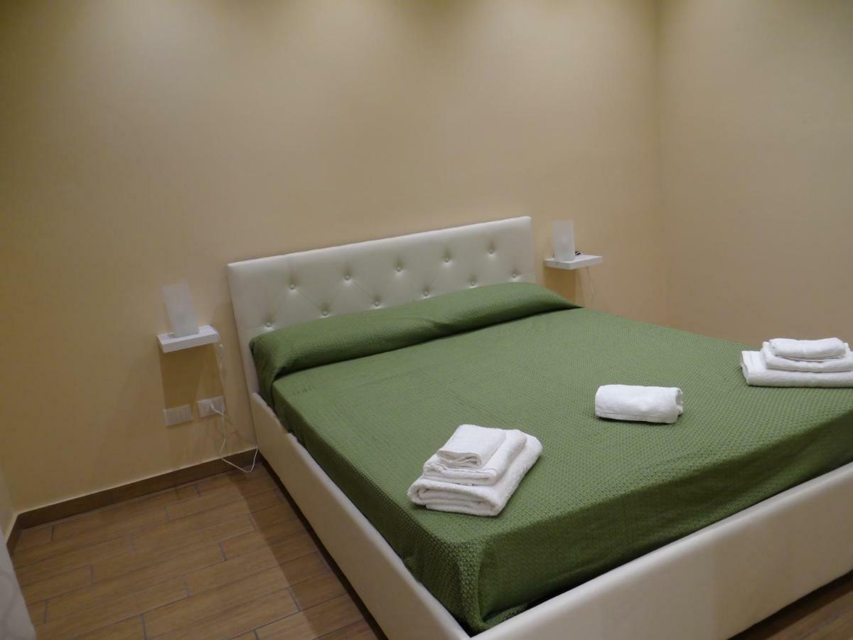パレルモ Montecarlo Palace Bed & Breakfast エクステリア 写真