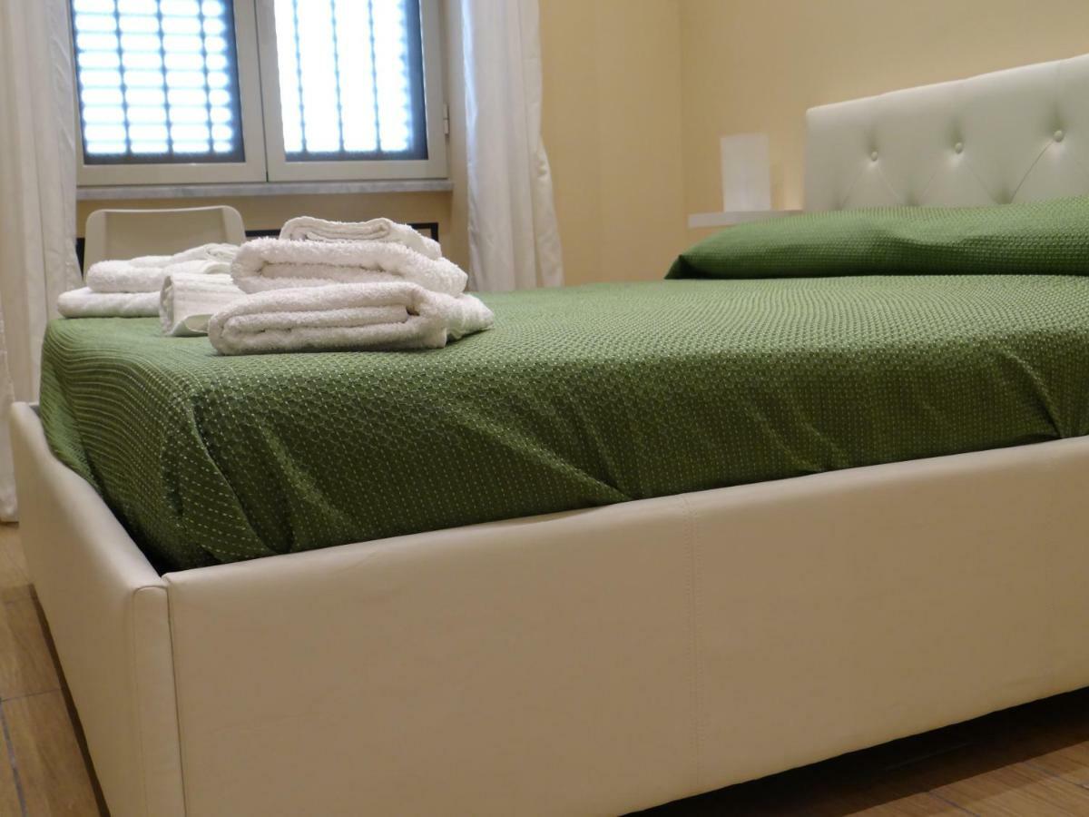 パレルモ Montecarlo Palace Bed & Breakfast エクステリア 写真